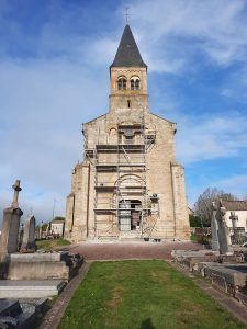 Remplacement colonettes église de village Bourgogne